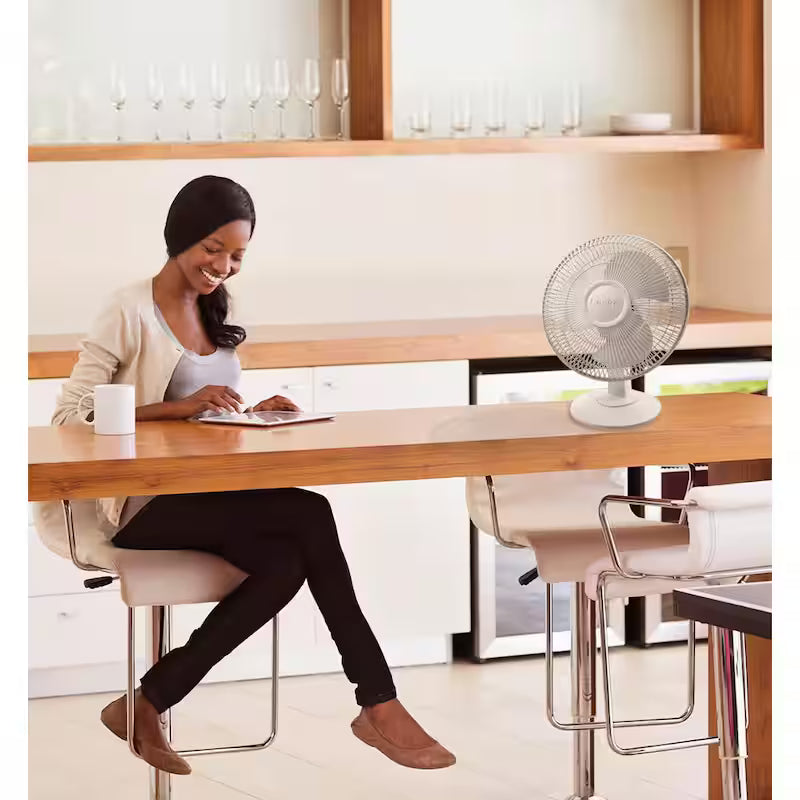 White 3 Speed Oscillating Table Fan N669739