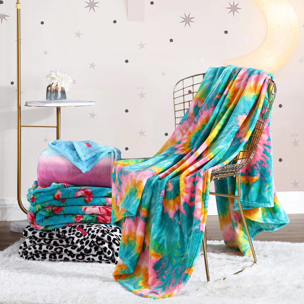 Black Ultra Soft Plush Twin Blanket B481804