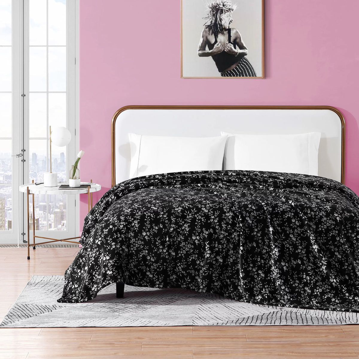 Black Ultra Soft Plush Twin Blanket B481804