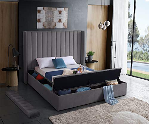 Cream Velvet Upholstered Full Bed with Storage M3095